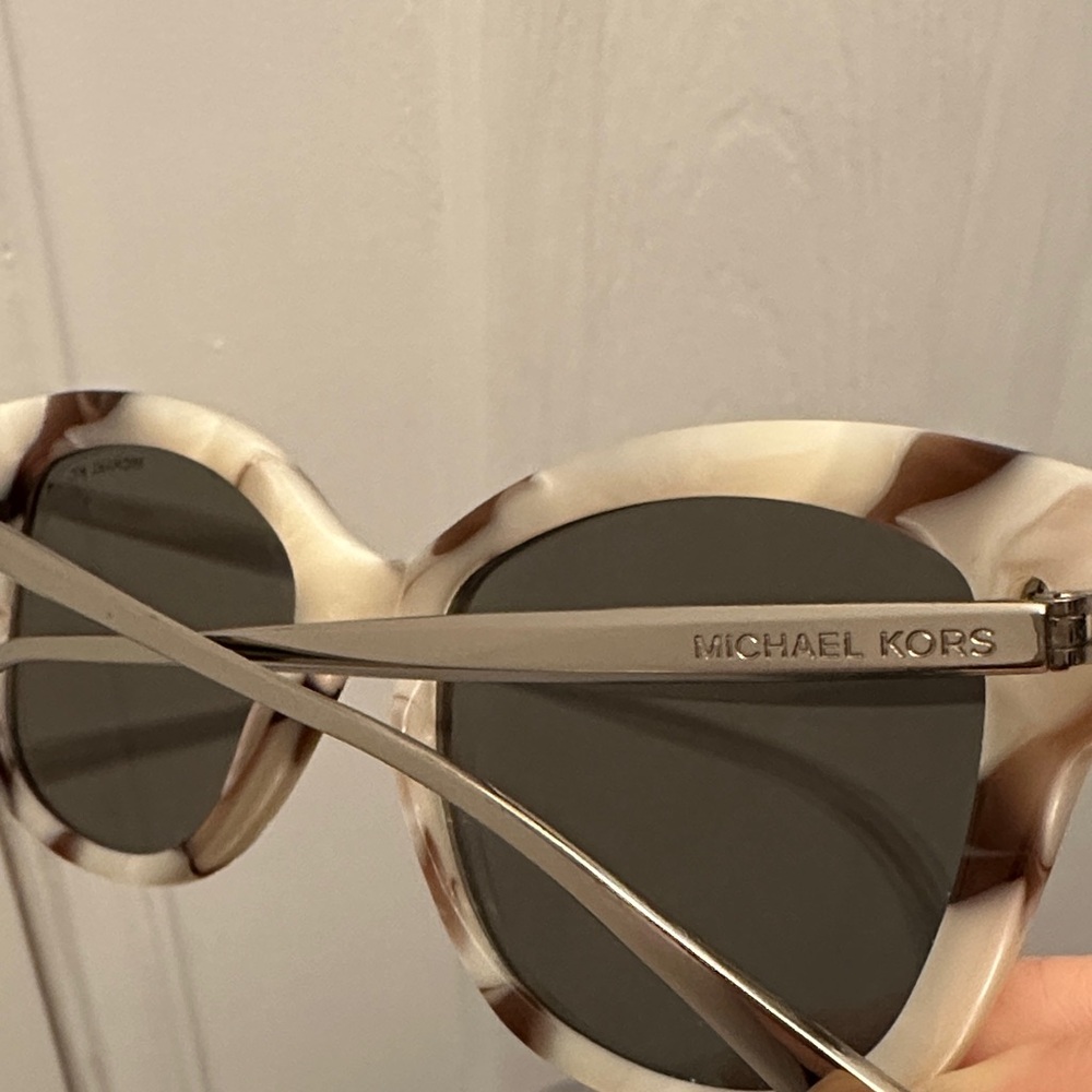 Michael Kors Marble Sunglasses with White Case - Picture 5 of 9